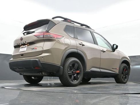 Used 2025 Nissan Rogue SV image 11