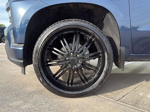 Used 2020 Chevrolet Silverado 1500 Custom w/ Custom Value Package image 11