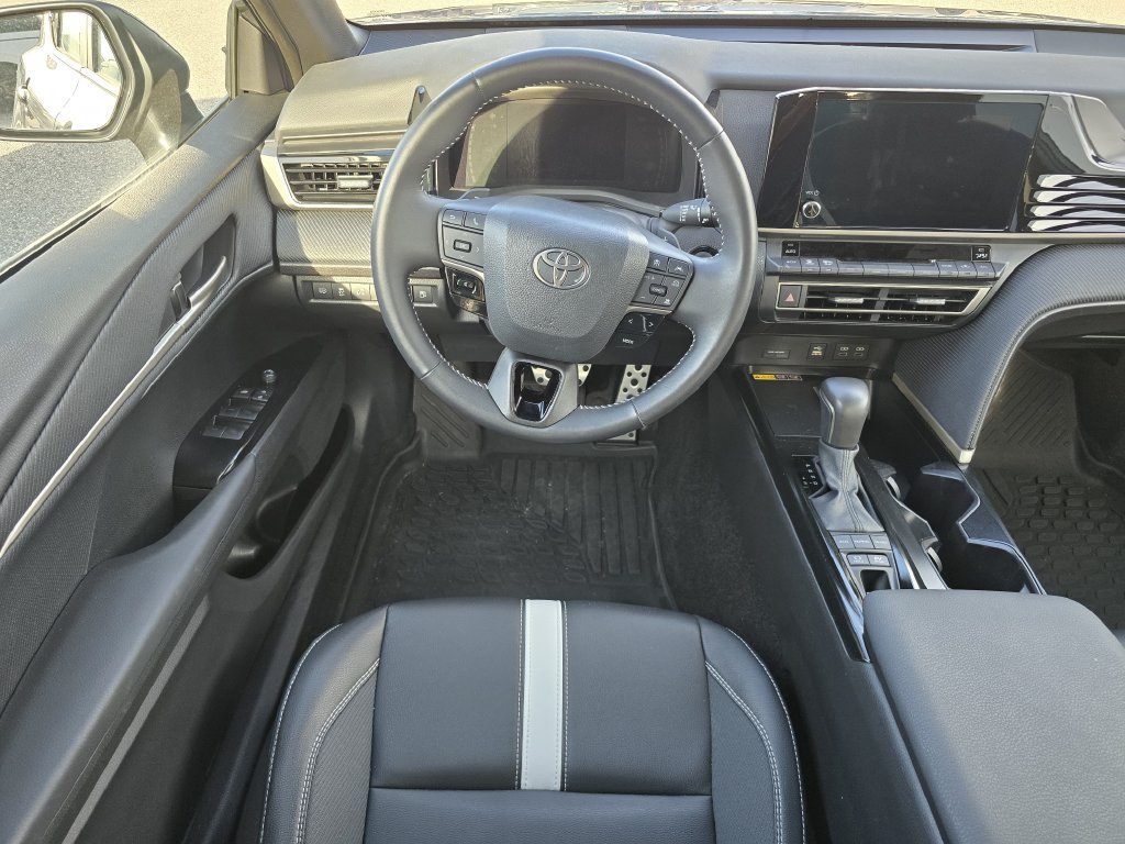 Used 2025 Toyota Camry SE FWD image 16
