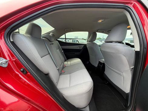 Used 2015 Toyota Corolla LE FWD image 11