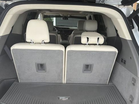 Used 2021 Cadillac XT6 Premium Luxury FWD image 19