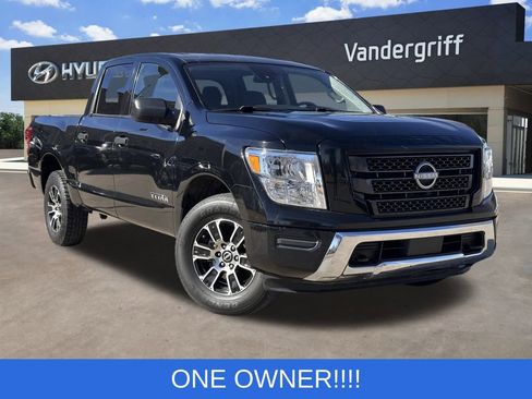 Used 2023 Nissan Titan SV image 1