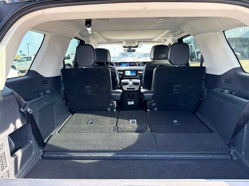 Used 2025 Lincoln Navigator Reserve AWD/4WD image 8