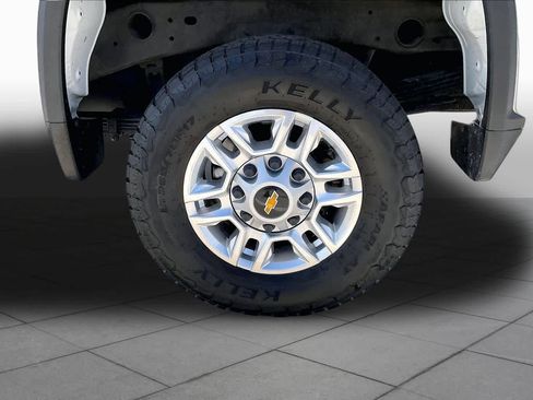 Used 2023 Chevrolet Silverado 2500 LT AWD/4WD image 11