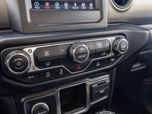 Used 2022 Jeep Wrangler Unlimited Sport AWD/4WD image 19