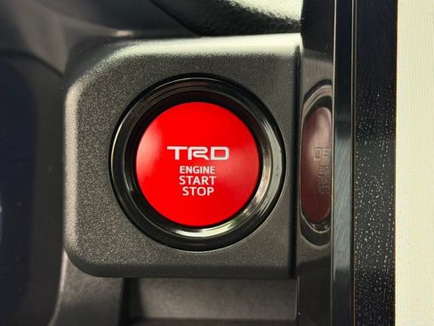 Used 2024 Toyota Tacoma 4x4 Double Cab image 31