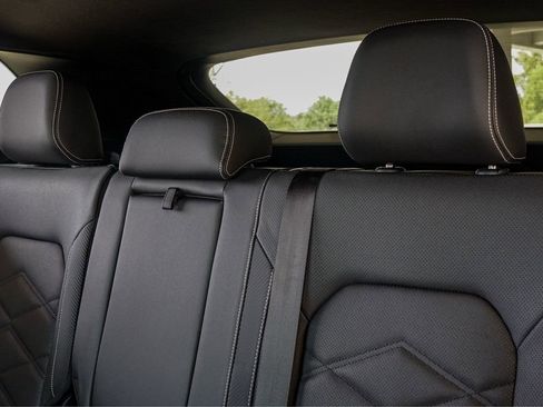 New 2026 Volkswagen Atlas Cross Sport SE FWD image 21