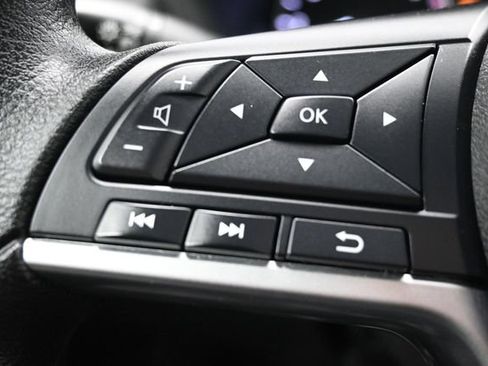 Used 2025 Nissan Sentra SV FWD image 17