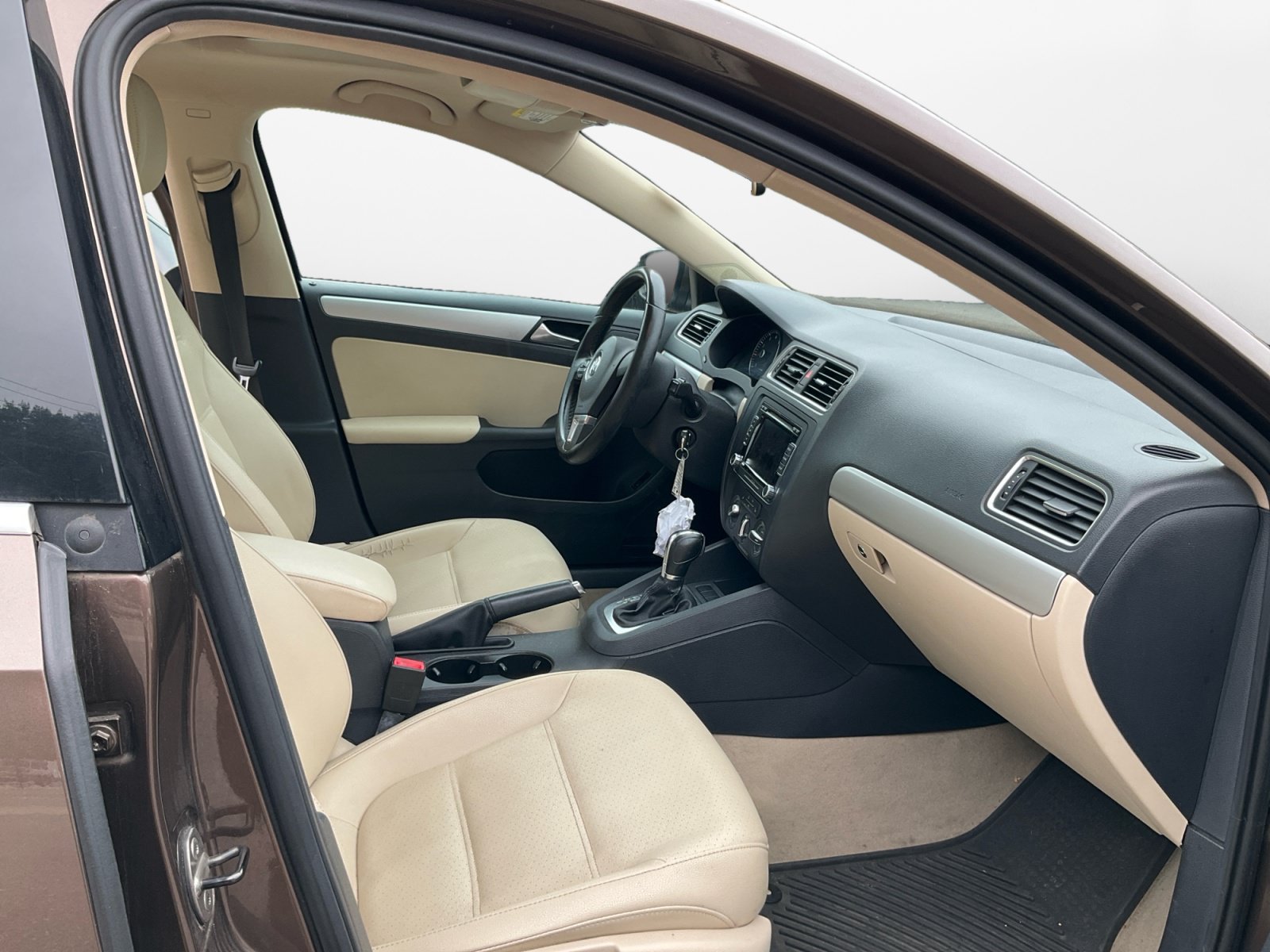 Used 2013 Volkswagen Jetta SE FWD image 17