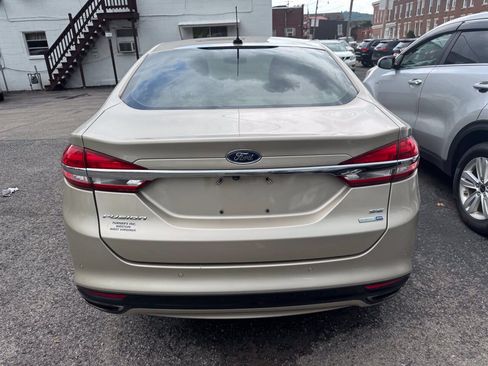Used 2017 Ford Fusion SE w/ Fusion SE Technology Package AWD/4WD image 5