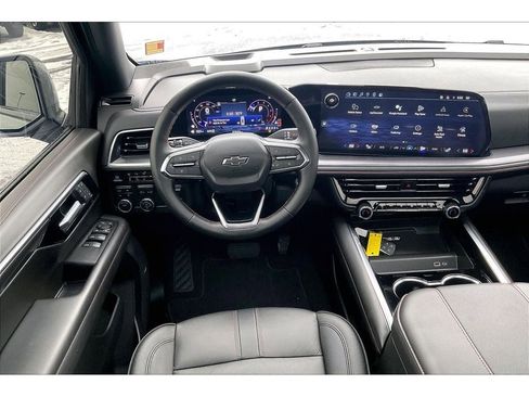 Used 2025 Chevrolet Suburban RST w/ Comfort Package image 6