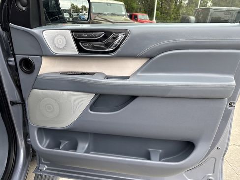 Used 2019 Lincoln Navigator L Black Label w/ Cargo Package image 39