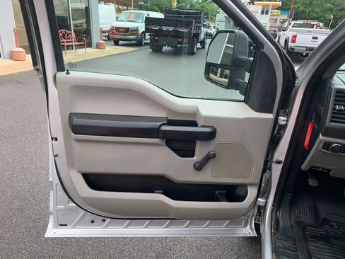 Used 2017 Ford F350 XL image 8