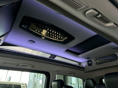 Used 2018 Mercedes-Benz Metris Passenger image 34