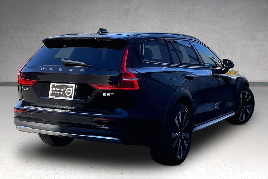 Used 2024 Volvo V60 B5 Cross Country Ultimate w/ Protection Package Premier AWD/4WD image 7