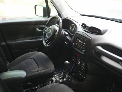 Used 2016 Jeep Renegade Latitude image 18