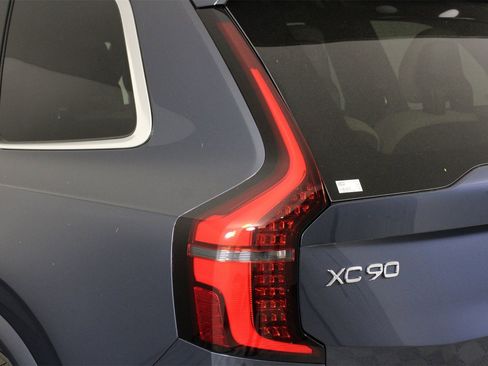 New 2026 Volvo XC90 B6 Plus w/ Protection Package Premier image 15