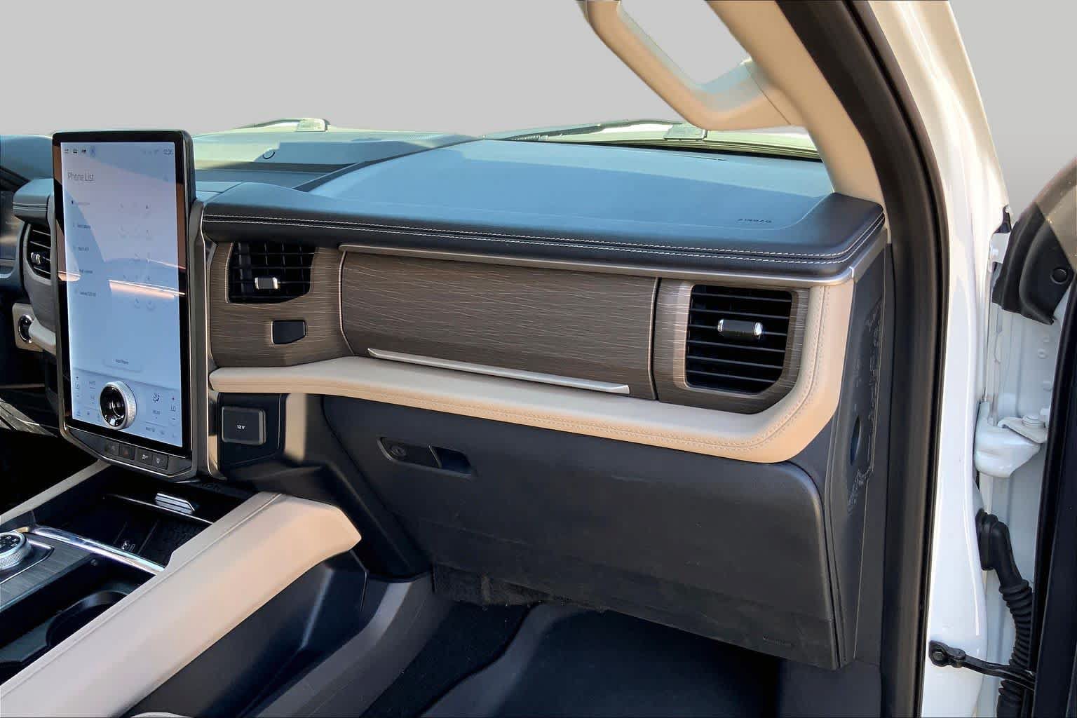 Used 2024 Ford Expedition Max Limited RWD image 18