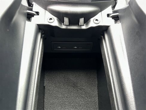 Used 2023 Mercedes-Benz E 350 Sedan image 16