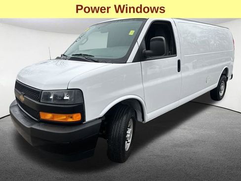 Used 2025 Chevrolet Express 3500 Extended w/ Driver Convenience Package RWD image 5