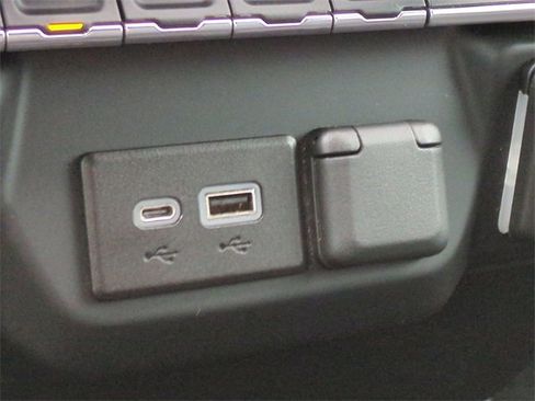 Used 2022 Chevrolet Silverado 1500 Custom image 25