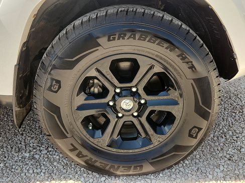 Used 2016 Toyota 4Runner SR5 Premium RWD image 7