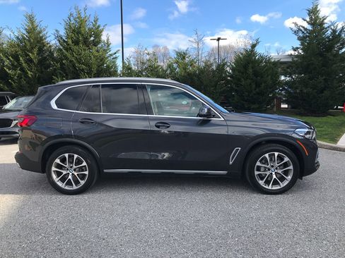 Used 2020 BMW X5 xDrive40i w/ Premium Package image 9