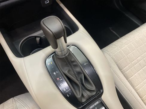 Certified 2025 Honda HR-V LX image 7