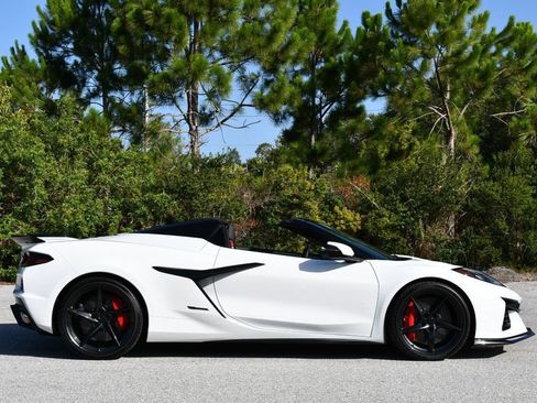 Used 2024 Chevrolet Corvette E-Ray Convertible w/ 3LZ AWD/4WD image 45