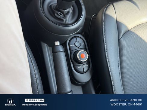 Used 2021 MINI Cooper 2-Door Hardtop image 22