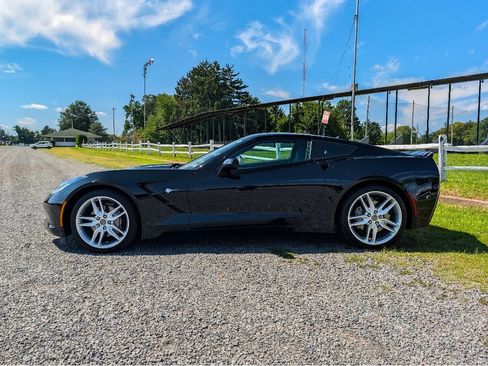 Used 2016 Chevrolet Corvette Stingray Coupe w/ 2LT Preferred Equipment Group RWD image 9
