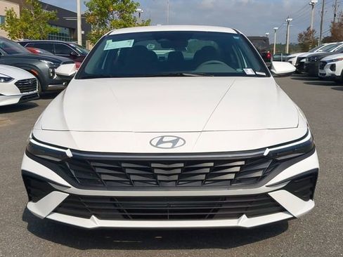 New 2026 Hyundai Elantra SE image 9