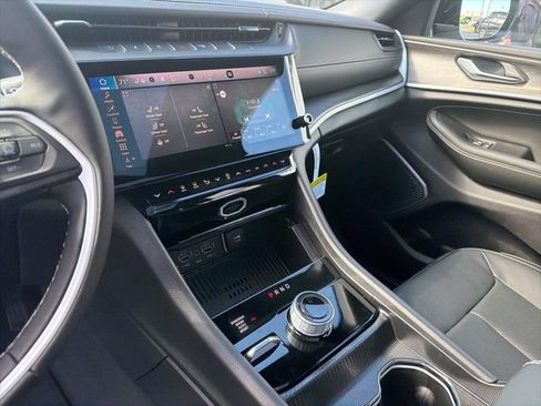 New 2026 Jeep Grand Cherokee Limited image 19