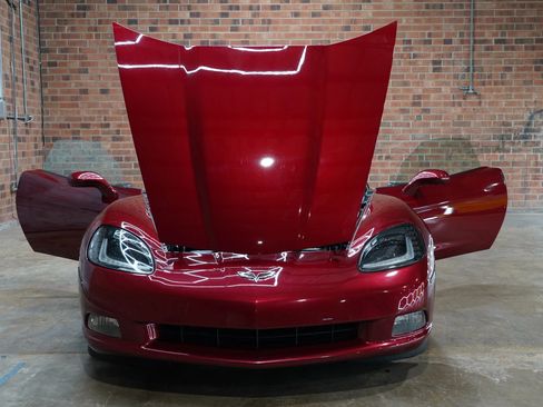 Used 2006 Chevrolet Corvette Coupe w/ Preferred Equipment Group image 21