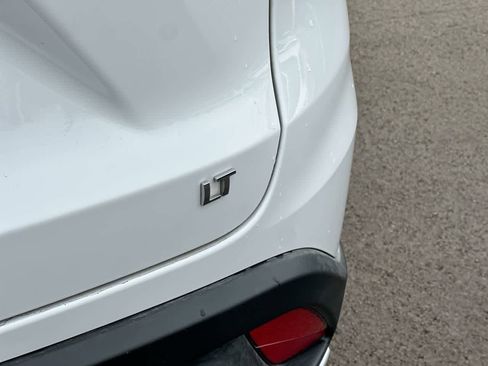 Used 2025 Chevrolet Trax LT w/ LT Convenience Package image 18