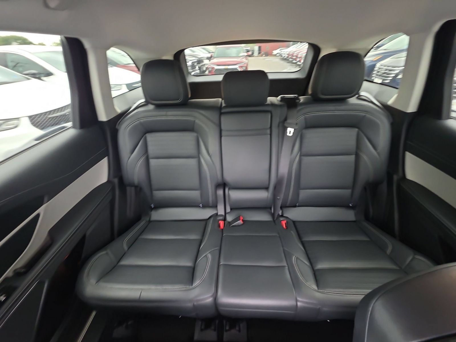 Used 2024 Lincoln Nautilus Reserve AWD/4WD image 32