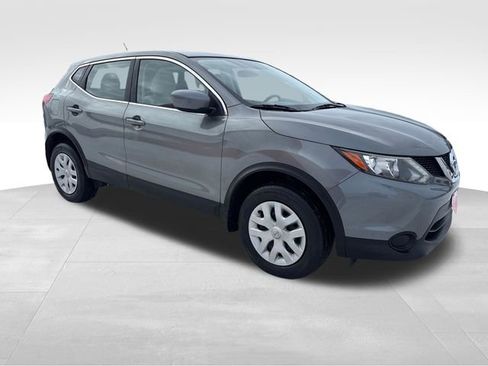 Used 2017 Nissan Rogue Sport S image 9