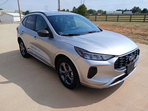 Used 2023 Ford Escape ST-Line AWD/4WD image 8