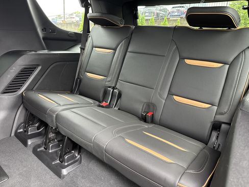 Used 2024 GMC Yukon AT4 w/ AT4 Premium Package AWD/4WD image 29