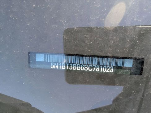 Used 2025 Nissan Rogue SV AWD/4WD image 13
