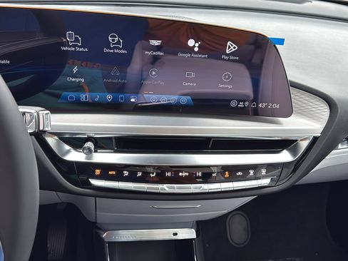 New 2026 Cadillac Lyriq Premium Luxury image 18