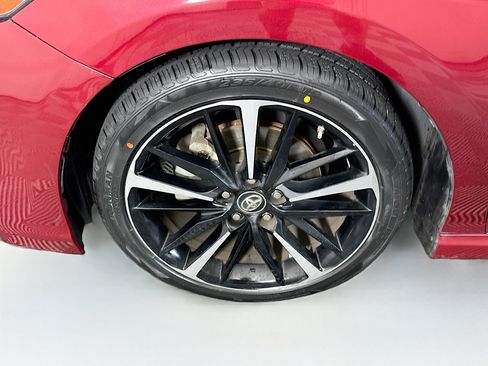 Used 2018 Toyota Camry XSE FWD image 11