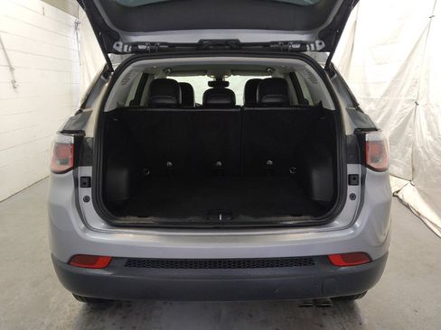 Used 2019 Jeep Compass Limited image 29