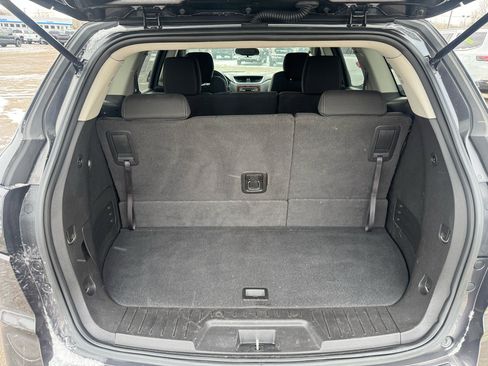 Used 2014 Chevrolet Traverse LT image 9