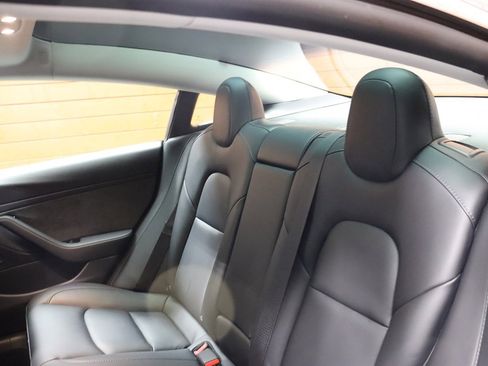 Used 2020 Tesla Model 3 Long Range image 32