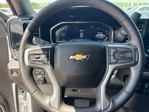 Used 2025 Chevrolet Silverado 1500 LT AWD/4WD image 18