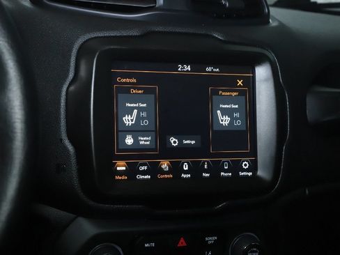 Used 2022 Jeep Renegade Latitude w/ Convenience Group AWD/4WD image 29