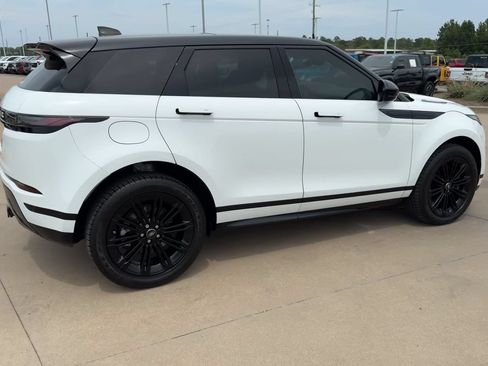Used 2024 Land Rover Range Rover Evoque Dynamic SE AWD/4WD image 9