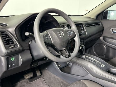 Certified 2021 Honda HR-V LX image 3