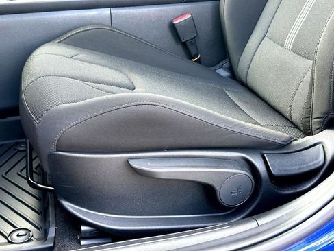 Used 2025 Hyundai Elantra SE image 15